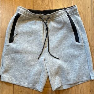 American Eagle Men's Gray Shorts with Black Accents